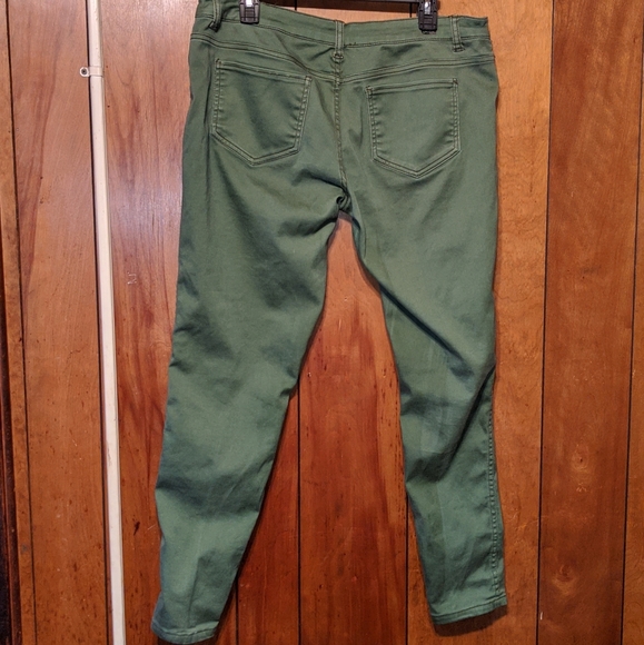 Reversible Camo/Green Jeans - Picture 5 of 6